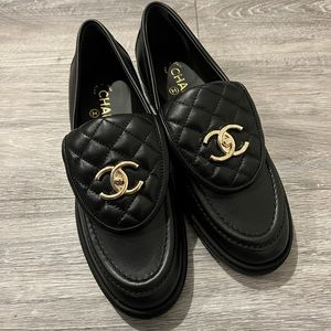 Chanel quilted cc classic flap turn lock loafers black 39